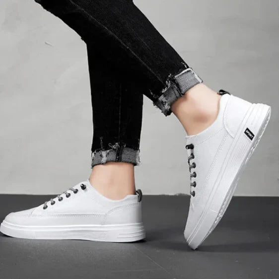 Lowbank Classic Club | Suede Trainers